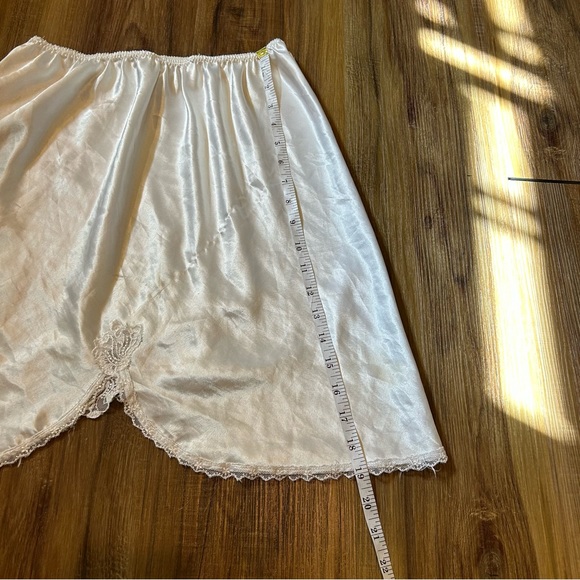 Victoria’s Secret white slip skirt size large 90s gold label - Picture 5 of 5
